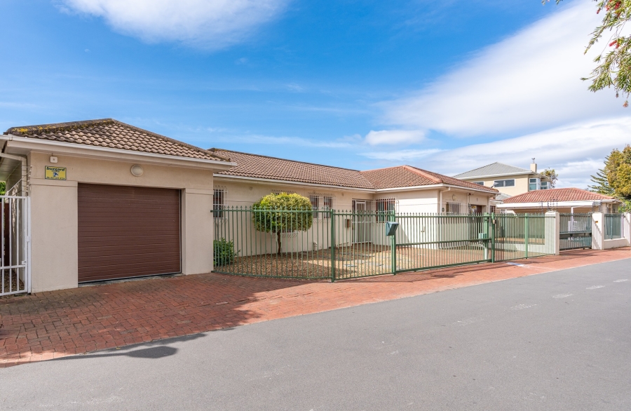 4 Bedroom Property for Sale in Pinelands Western Cape